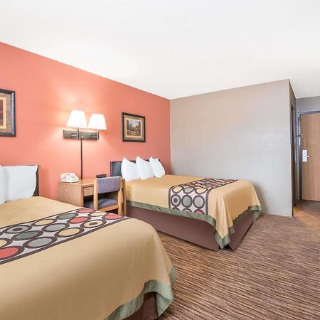 Super 8 By Wyndham Warroad Hotel ภายนอก รูปภาพ
