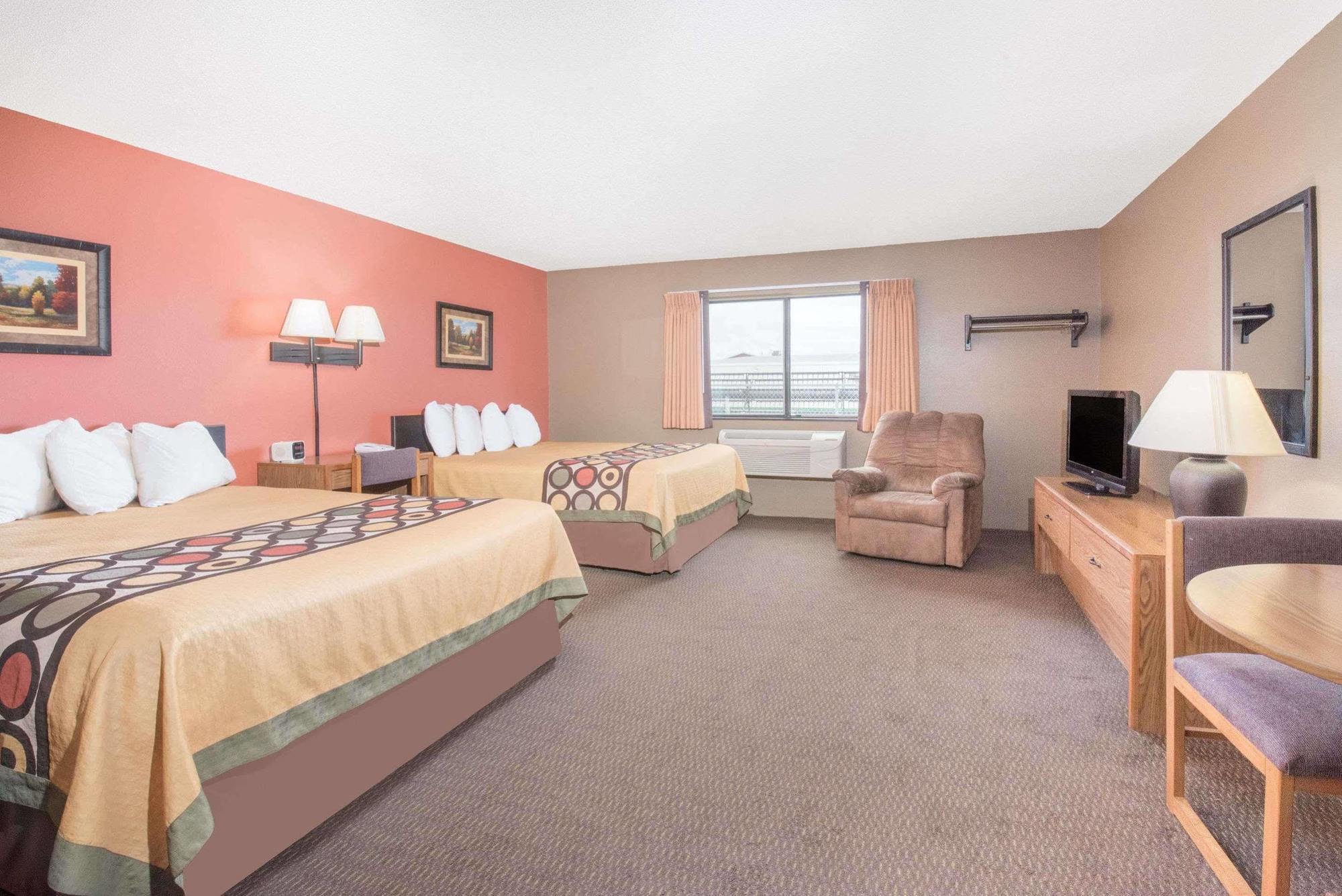 Super 8 By Wyndham Warroad Hotel ภายนอก รูปภาพ