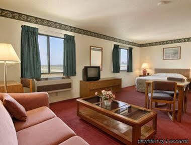 Super 8 By Wyndham Warroad Hotel ภายนอก รูปภาพ